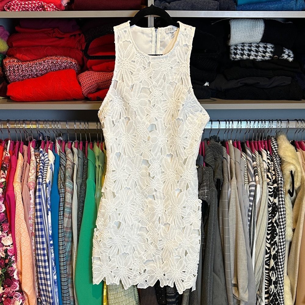 Tobi white lace sleeveless back zipper closure lined dress size S